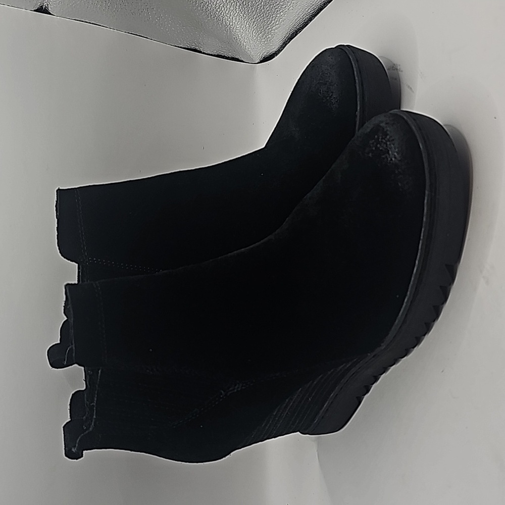 Aqua by Sofft black boots size 7M very comfortable and in perfect condition.